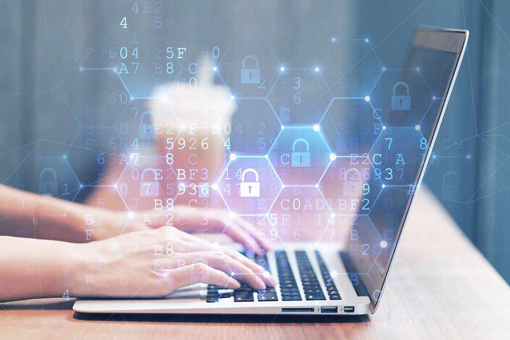 攝圖網(wǎng)_500473301_電腦前的鎖(非企業(yè)商用).jpg 攝圖網(wǎng)_500473301_電腦前的鎖(非企業(yè)商用).jpg